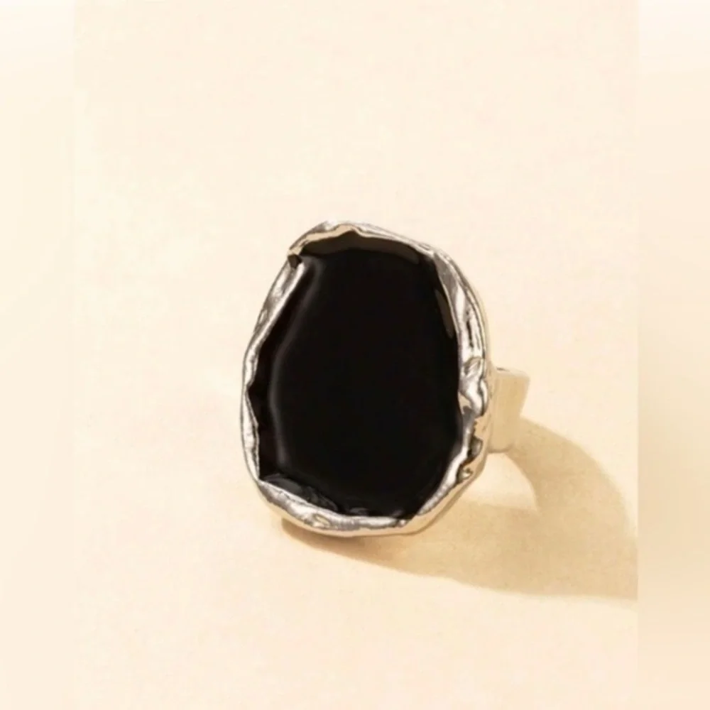 ✨NEW✨Silver and Black Opal Statement Ring